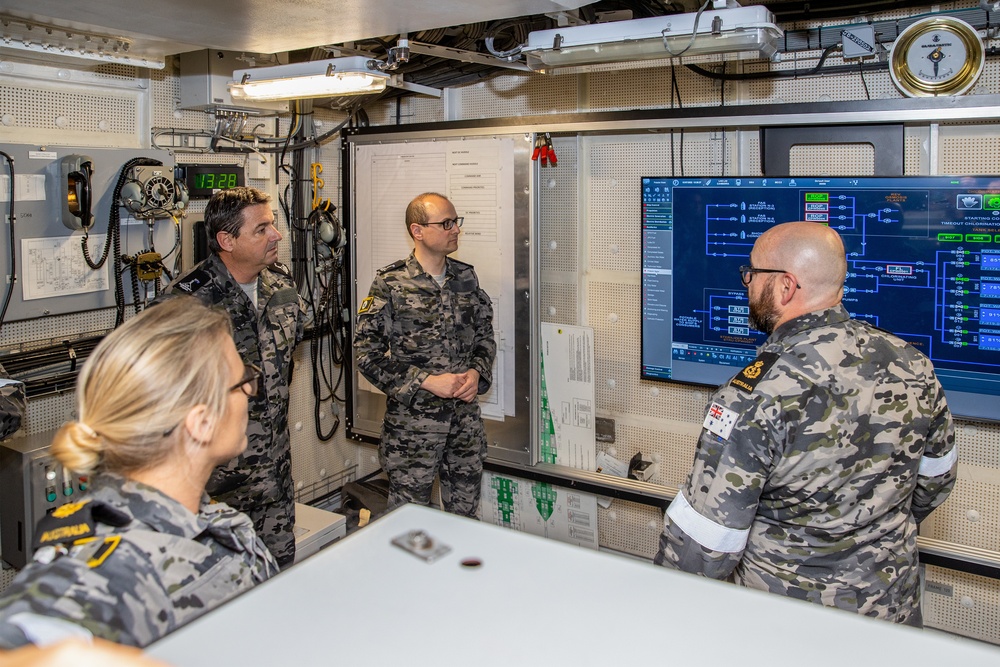 ADF Parliamentary Program Visits HMAS Canberra During RIMPAC 2022