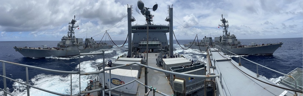 HMNZS Aotearoa, USS Spruance, USS William P. Lawrence Conduct Double RAS During RIMPAC 2022