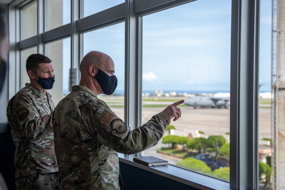 515th AMOW Commander tours Kadena ops