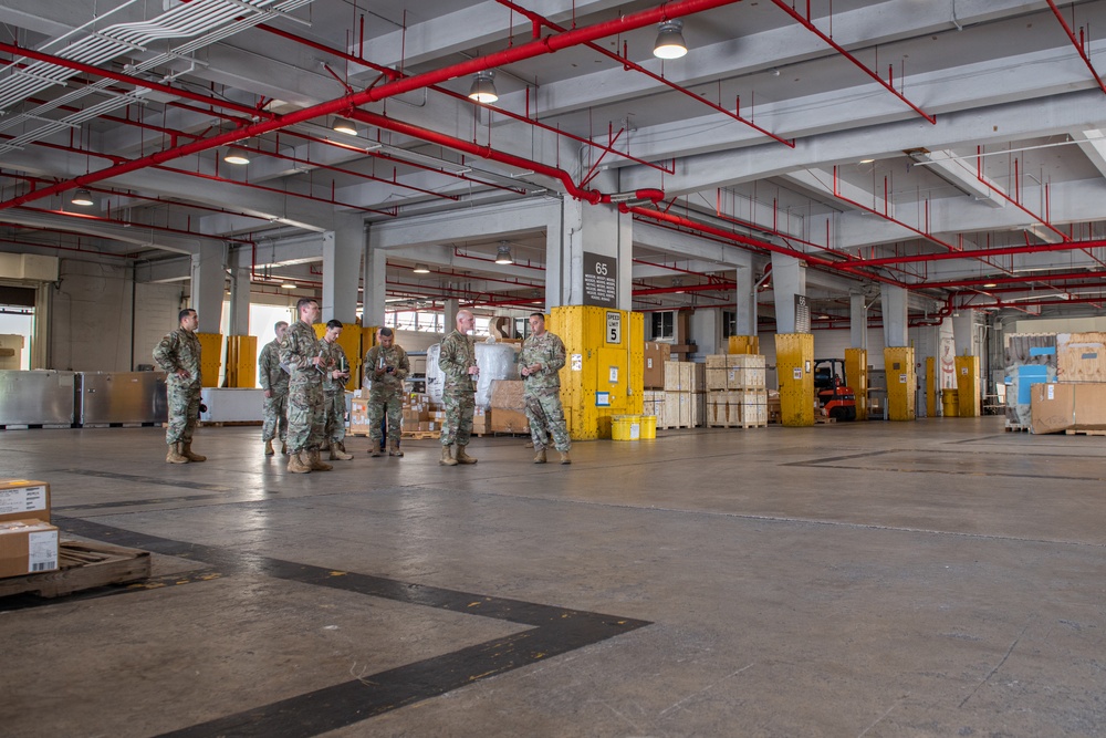 515th AMOW Commander tours Kadena ops