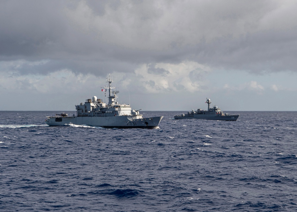 USS Gridley Conducts VBSS with FS Prairial During RIMPAC 2022