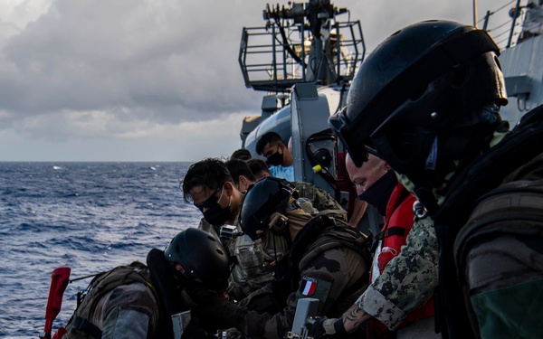 USS Gridley conducts VBSS with FS Prairial