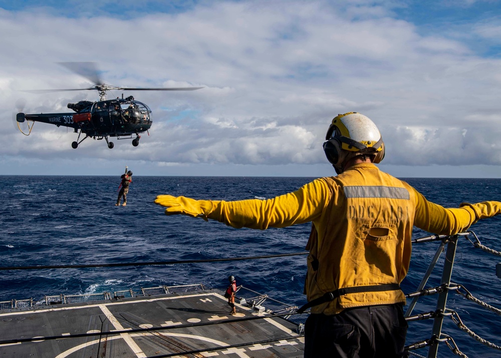 USS Gridley Conducts VBSS with FS Prairial During RIMPAC 2022