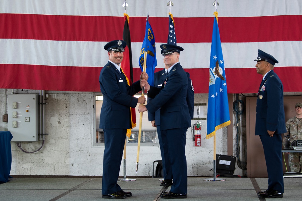 52nd MMG changes command