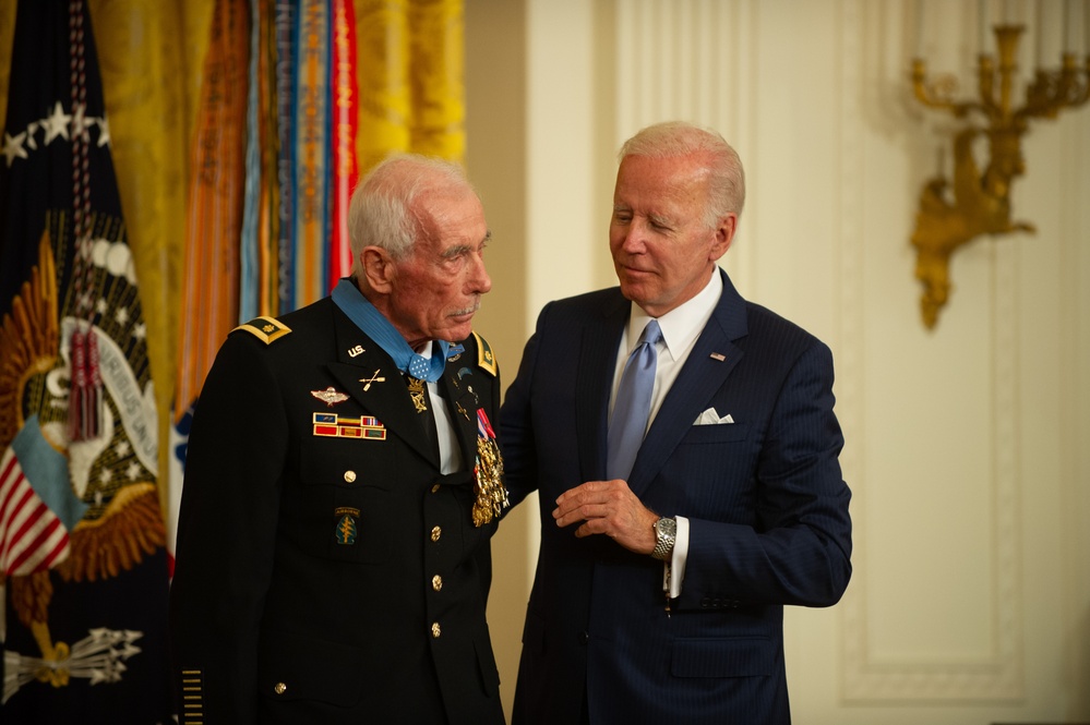 Ret. Army Major John Duffy receives the Medal of Honor