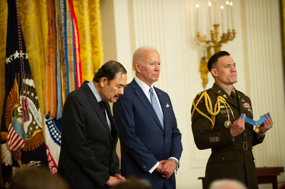 Spc. 5 Dennis Fujii receives the Medal of Honor