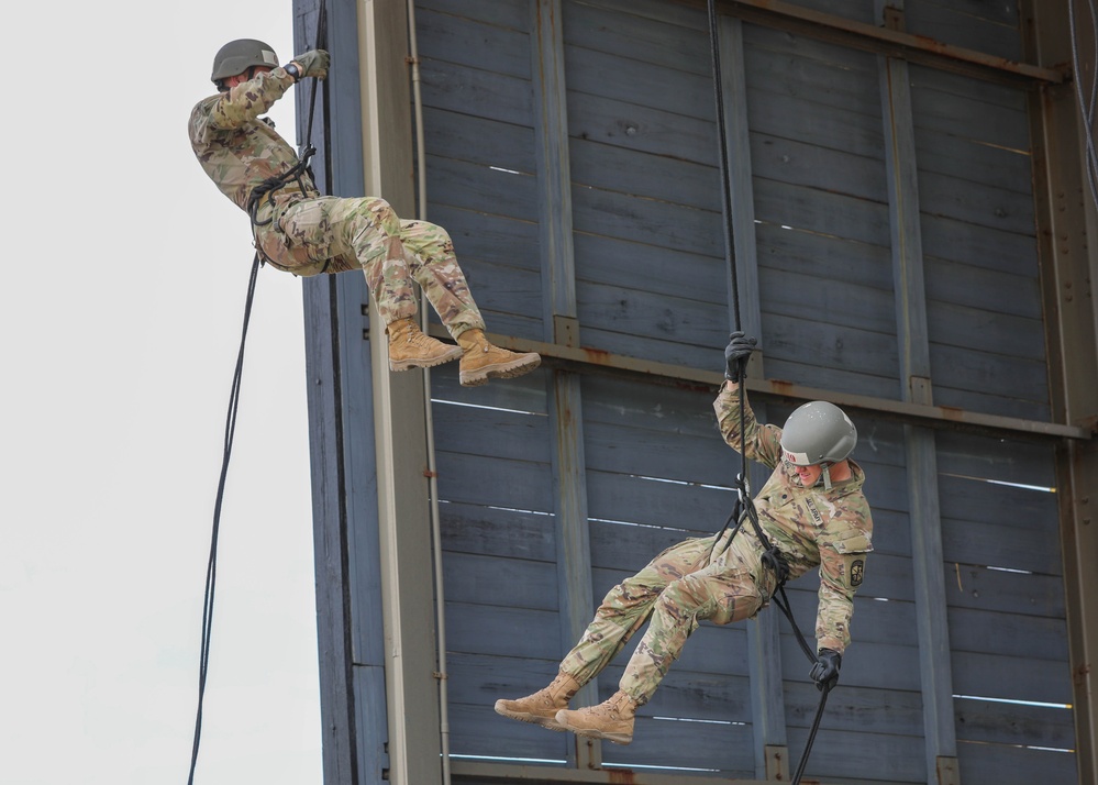 Air Assault Students Rappel The Tower