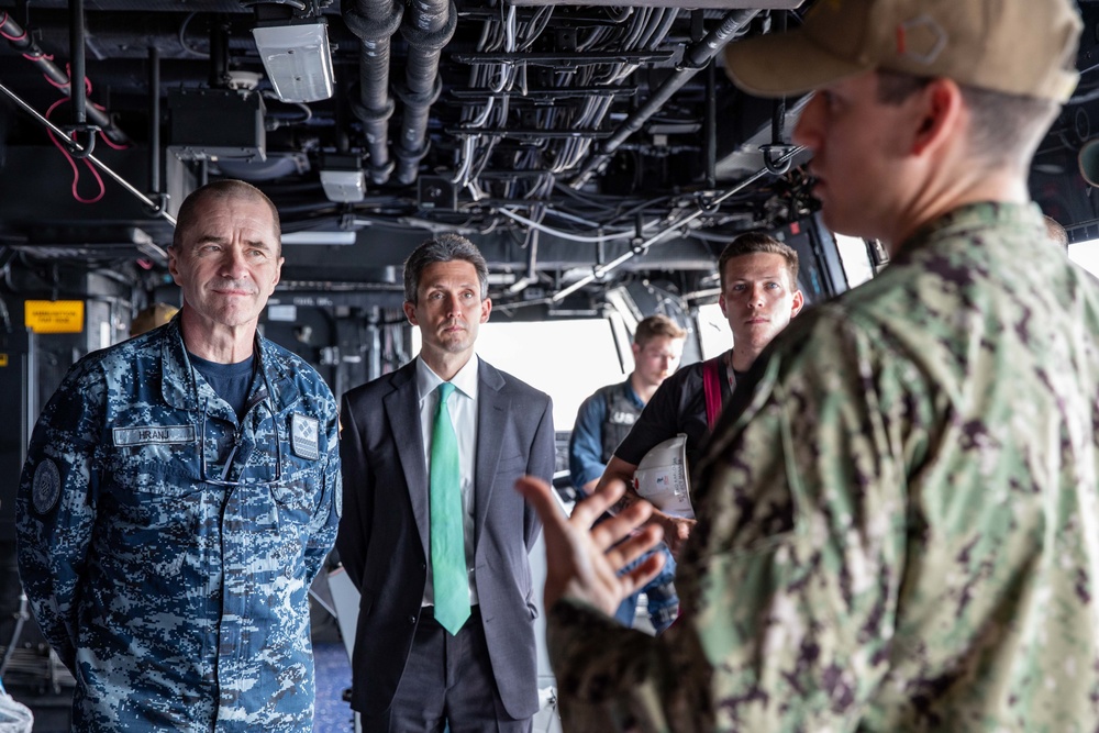 USS Arlington hosts distinguished visitors from Croatia