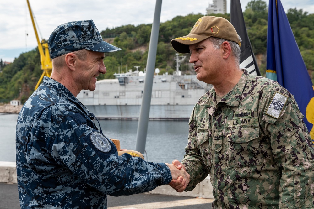 USS Arlington hosts distinguished visitors from Croatia