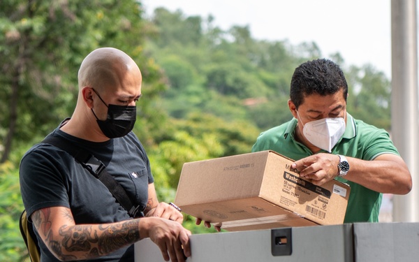 U.S. and Honduran medical teams work together in Tegucigalpa