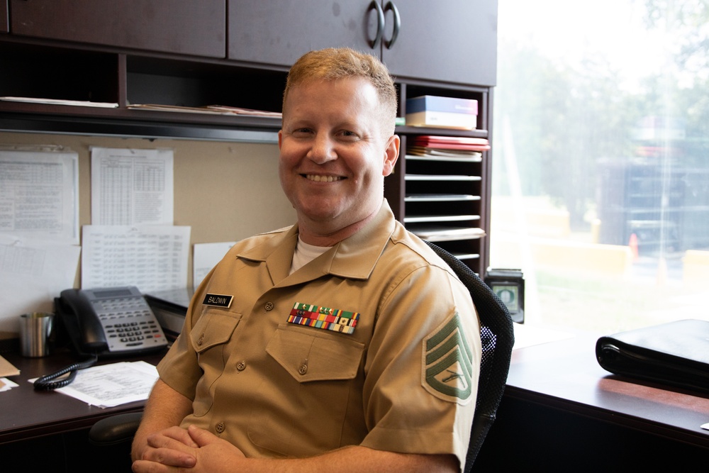 Charlotte Prior Service Recruiter receives Centurion Award