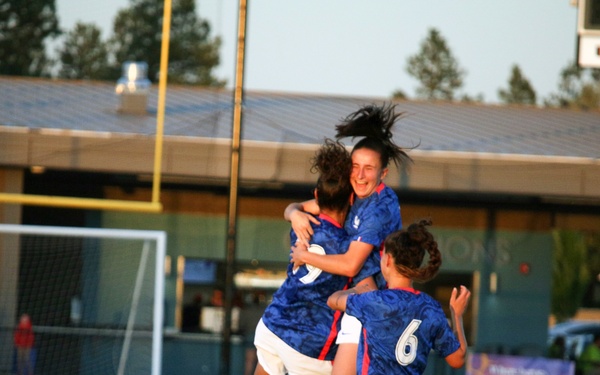 France overpowers Canada 3-0