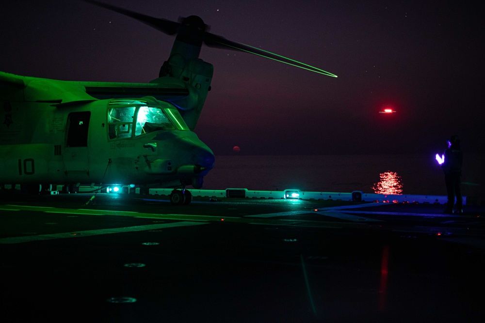 Kearsarge Conducts Operations in the Atlantic Ocean