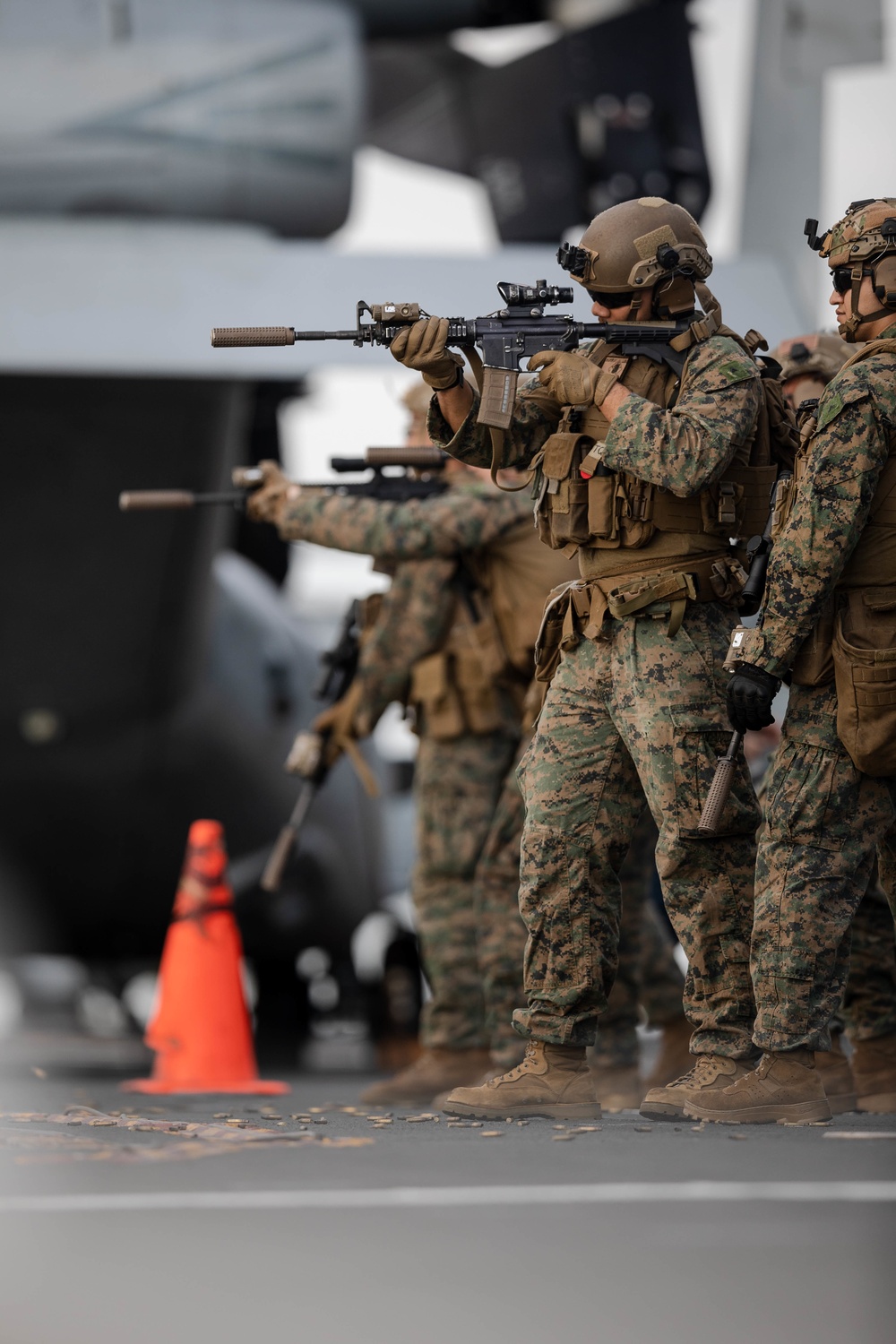 Kearsarge Conducts Operations in the Atlantic Ocean