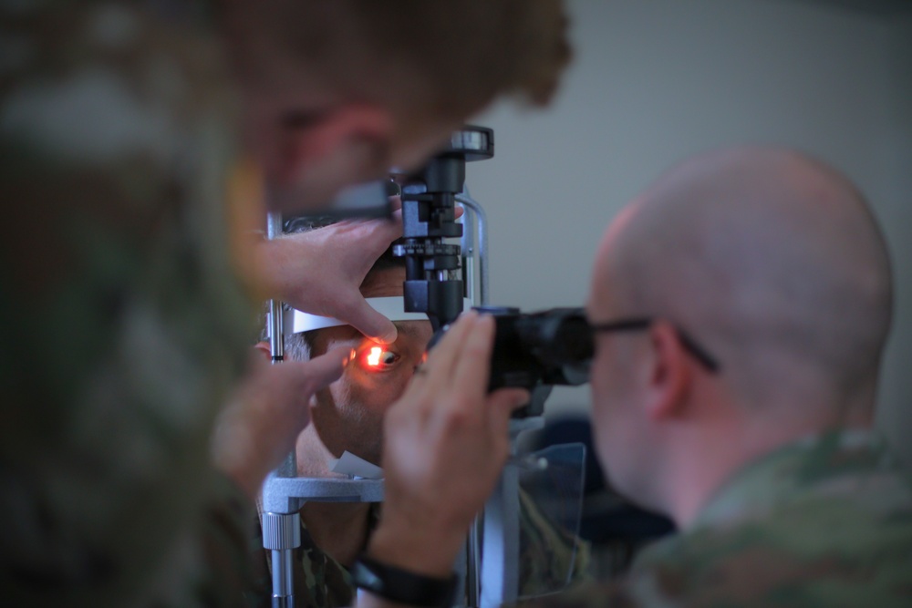 BACH OCS Students Conduct Eye Trauma Treatment Class