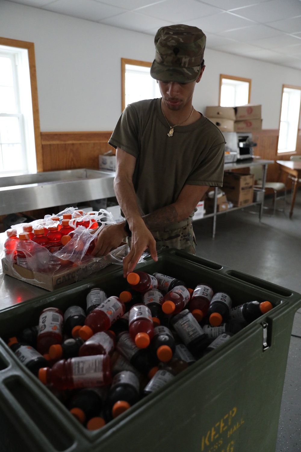 165th MP Battalion feeds Soldiers during annual training