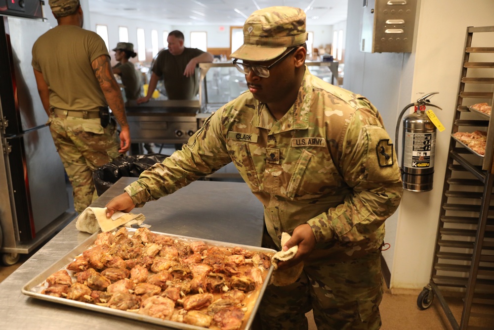 165th MP Battalion feeds Soldiers during annual training