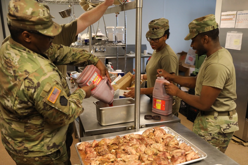 165th MP Battalion feeds Soldiers during annual training