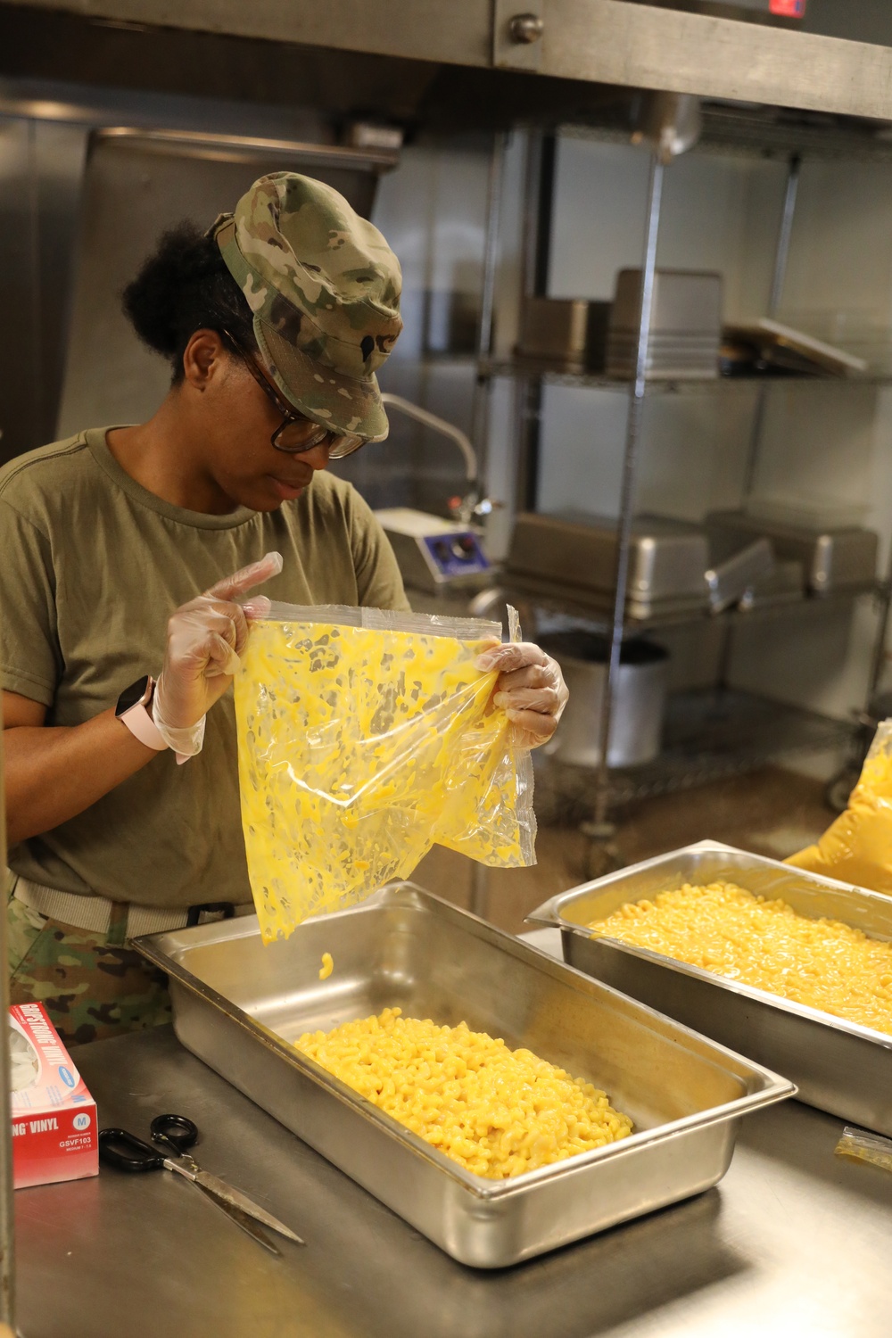 165th MP Battalion feeds Soldiers during annual training