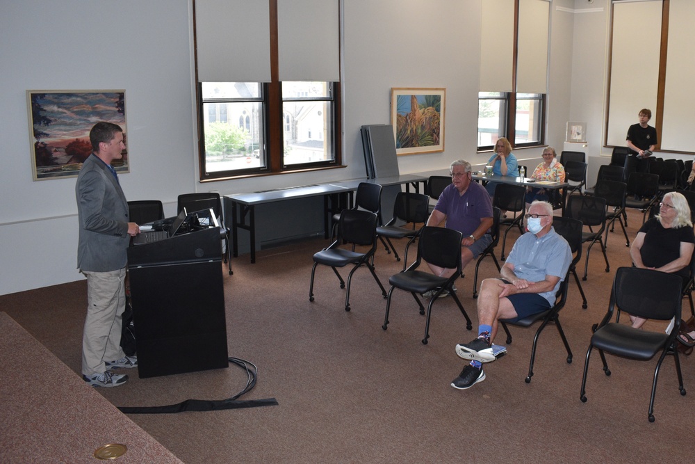 Historian makes presentation on RIA’s establishment
