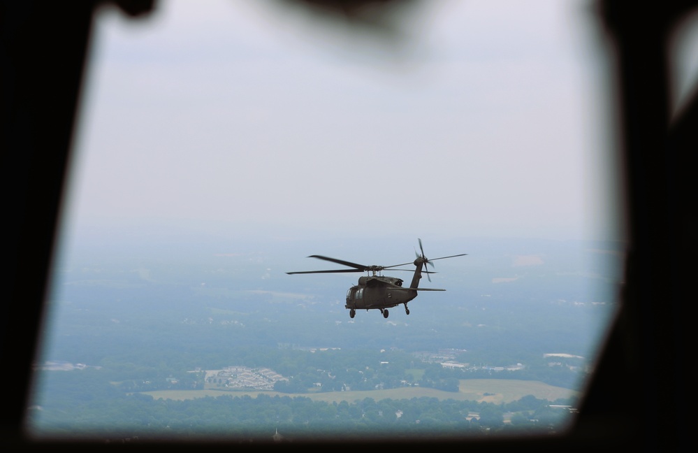 28th ECAB pilots conduct Black Hawk flight training