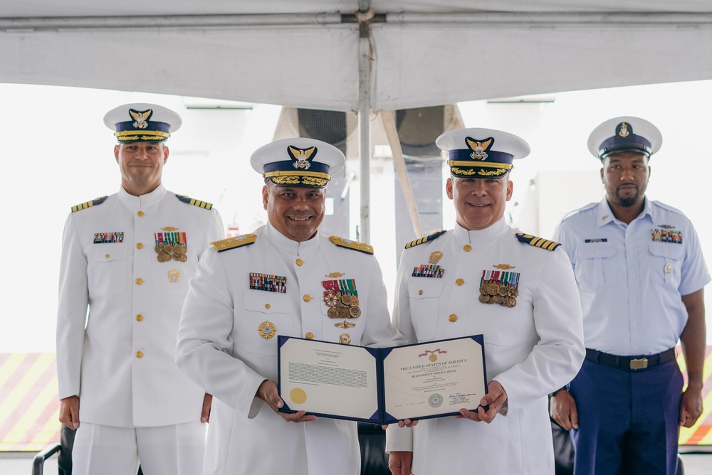 Coast Guard Cutter Waesche holds change-of-command ceremony