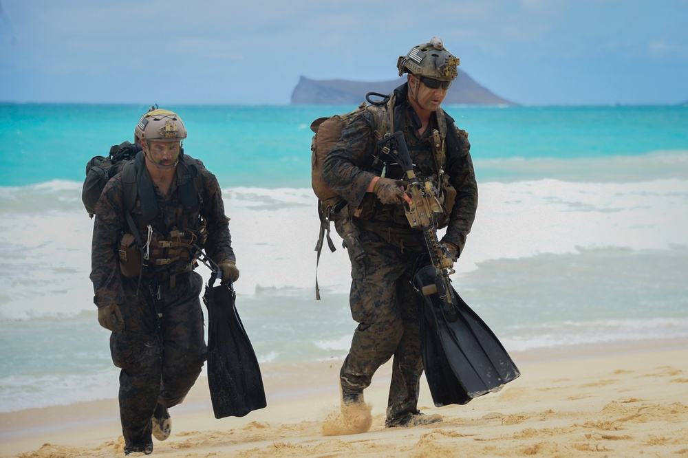 Australian Army and U.S. Marine Corps Conduct Simulated Amphibious Operations Exercicse at RIMPAC 2022