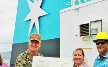 MSCPAC Commander Presents Coast Guard Award to MT Maersk Peary