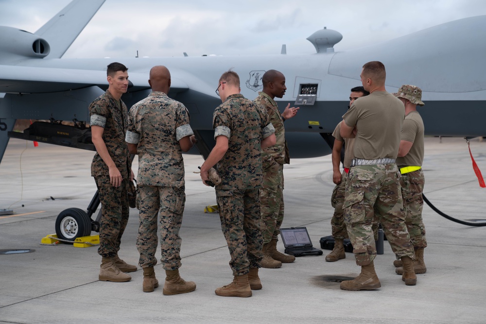 Marines, Airmen Participate in Joint-Force Collaboration During RIMPAC 2022