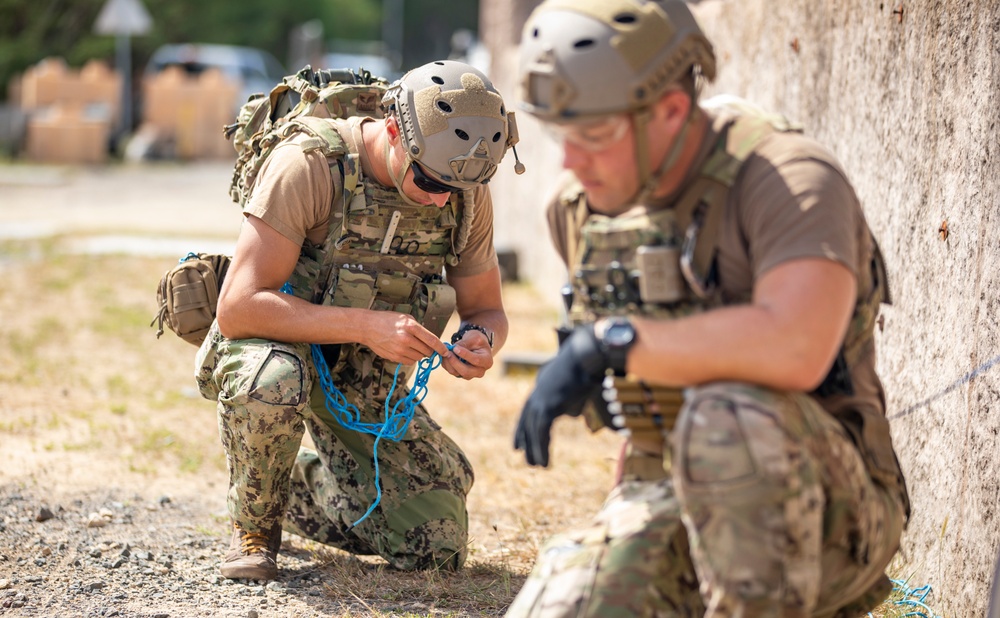 RIMPAC 2022: Multinational EOD Teams Conduct Training