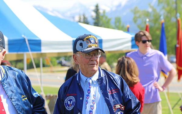 11th ABN DIV vets pass unit legacy to newly minted ‘Arctic Angels’