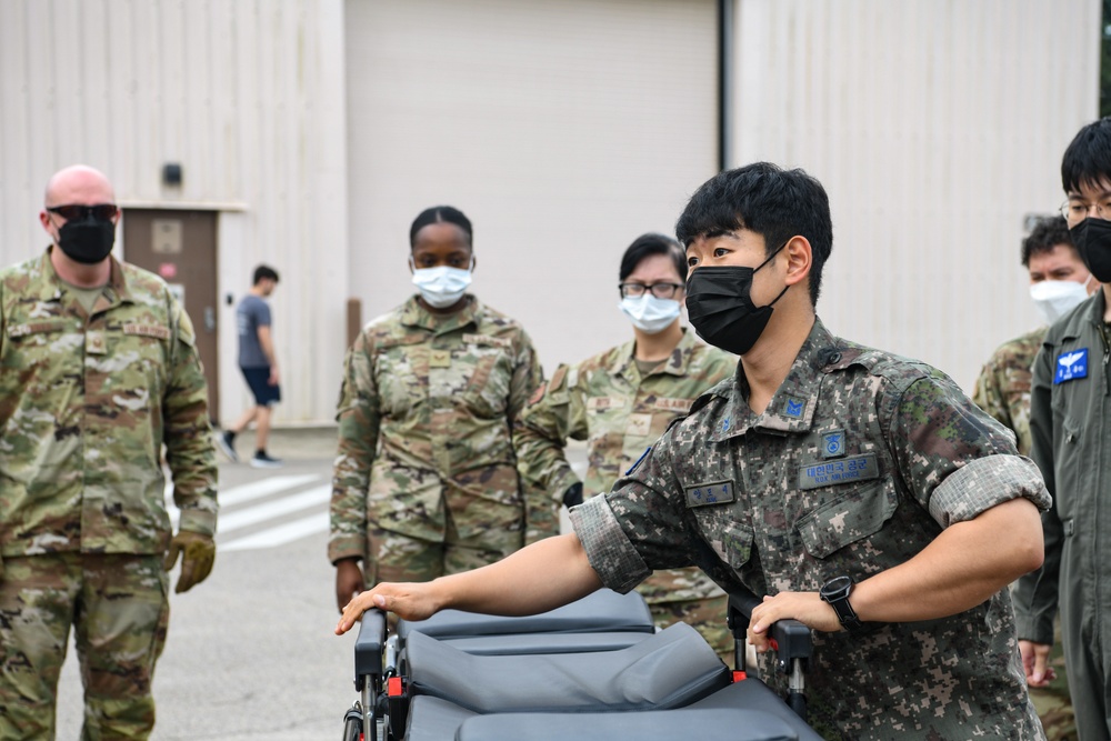 8th MDG holds US-ROKAF immersion training