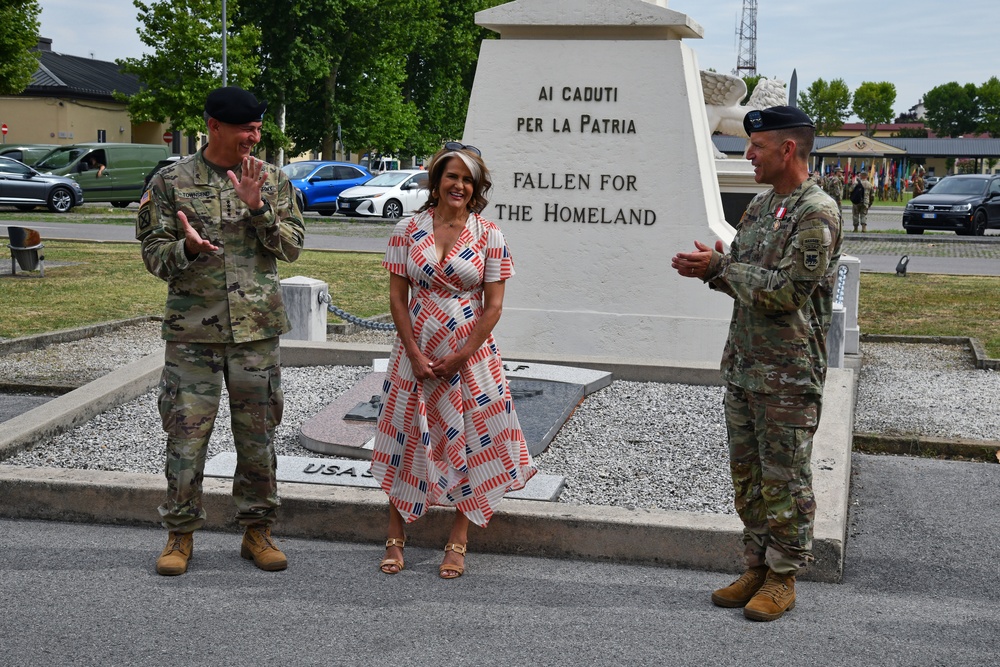 Award Ceremony Maj. Gen. Andrew M. Rohling