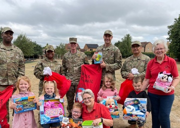 RAF Mildenhall First Sergeants Host "Christmas in July"