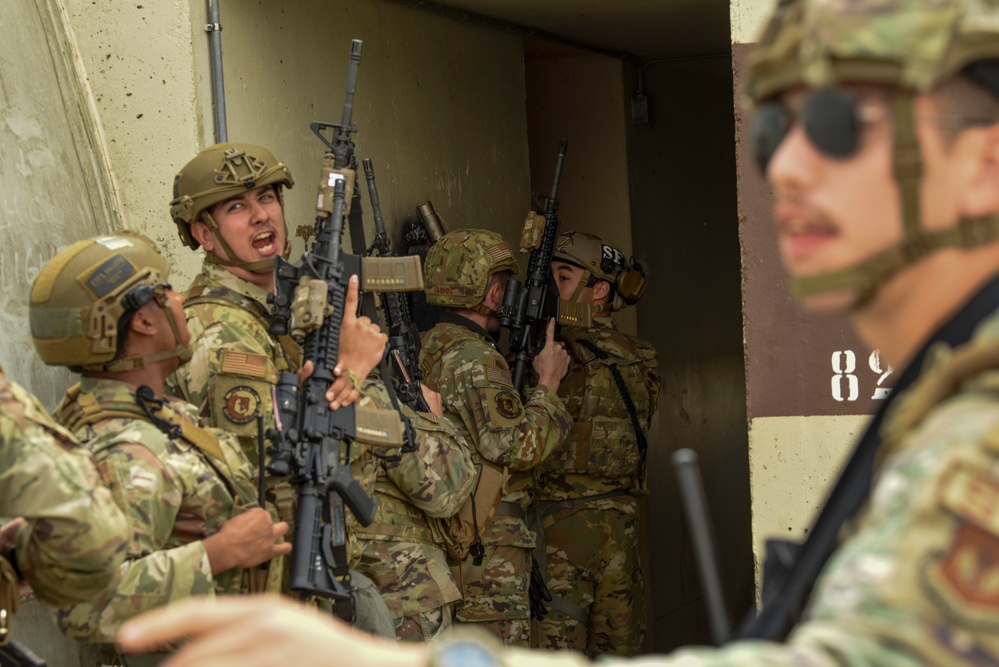 Honorable Rosenblum Visits Aviano Air Base