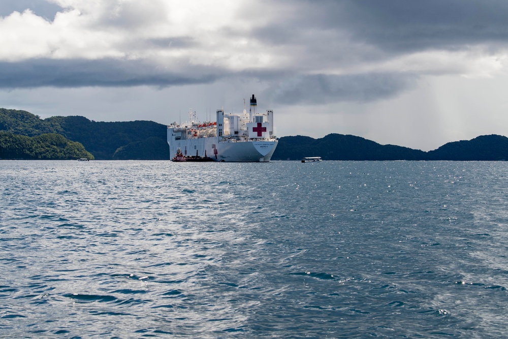 USNS Mercy (T-AH 19) Arrives in Palau For Pacific Partnership 2022