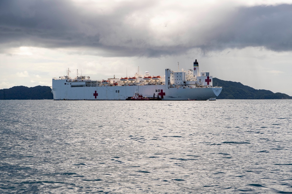 USNS Mercy (T-AH 19) Arrives in Palau During Pacific Partnership 2022