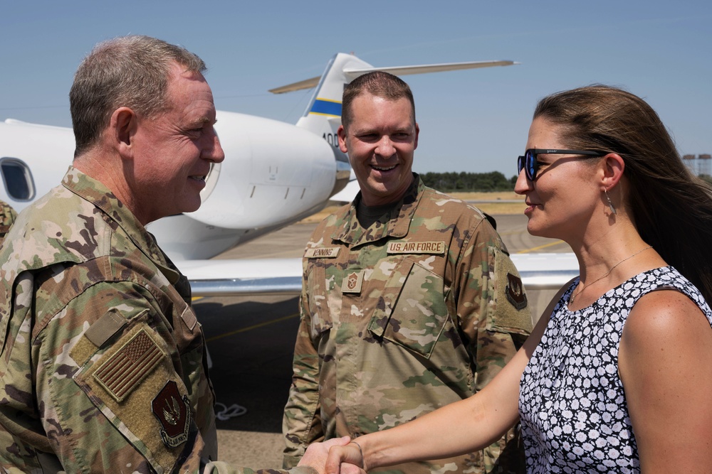 USAFE Commander visits RAF Mildenhall