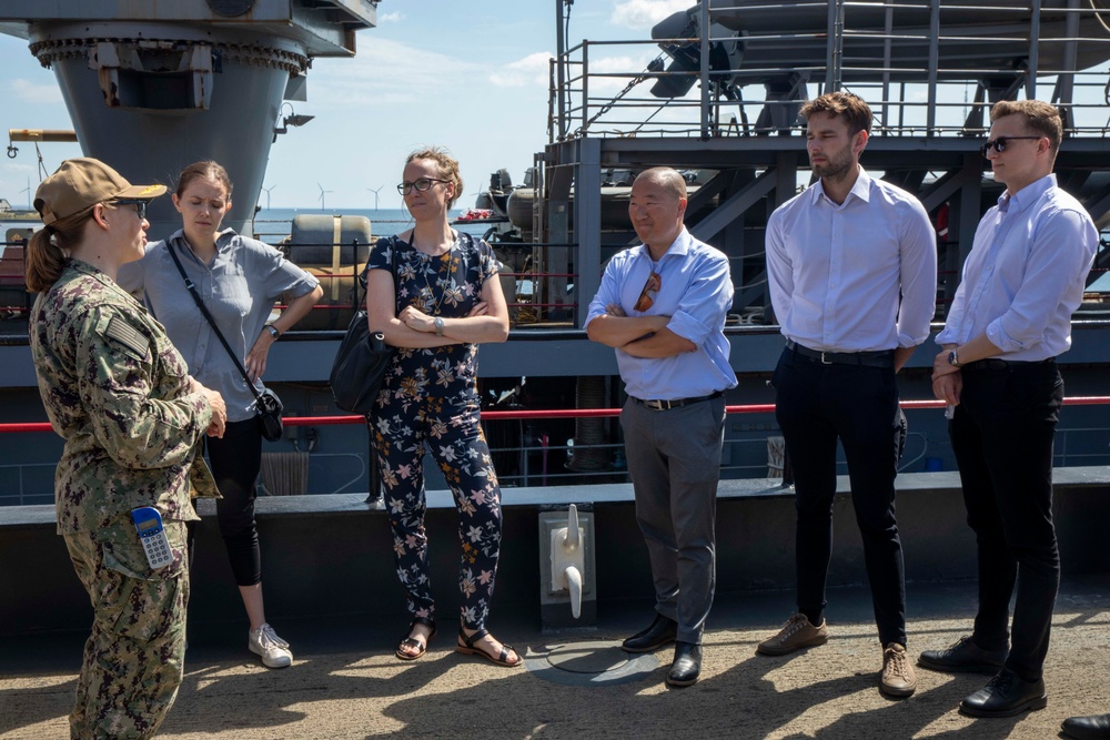 Visitors from the Ministry of Defense tour the Gunston Hall