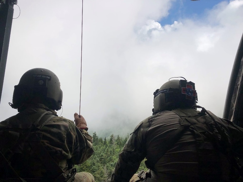 Tennessee National Guard aircrew rescues hiker