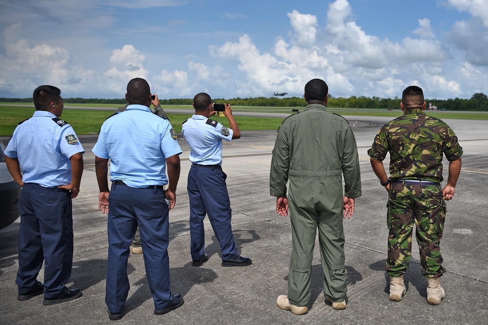 La. Guard hosts Belize Defence Force for aviation training