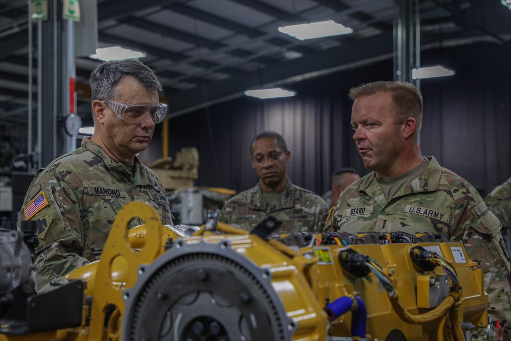 Brig. Gen. Thomas Mancino visits Soldiers of the 700th Brigade Support Battalion