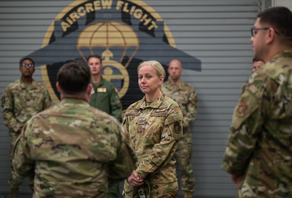 15th OG welcomes new wing commander