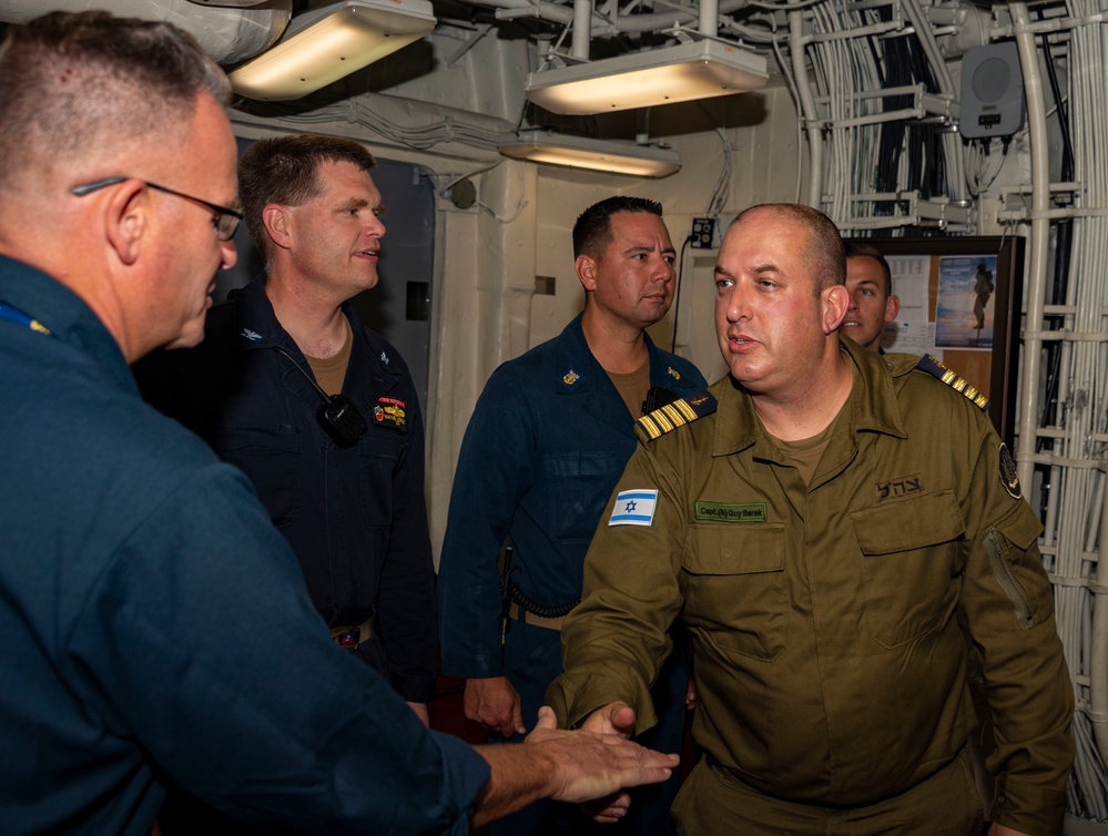 USS Essex Hosts Columbian and Israeli Navy Distinguished Visitors During RIMPAC 2022