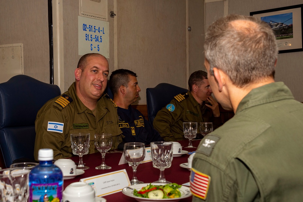 USS Essex Hosts Columbian and Israeli Navy Distinguished Visitors During RIMPAC 2022