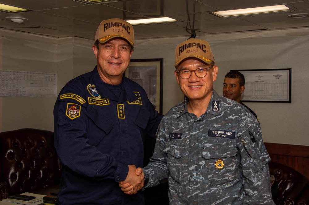 USS Essex Hosts Colombian and Israeli Navy Distinguished Visitors During RIMPAC 2022