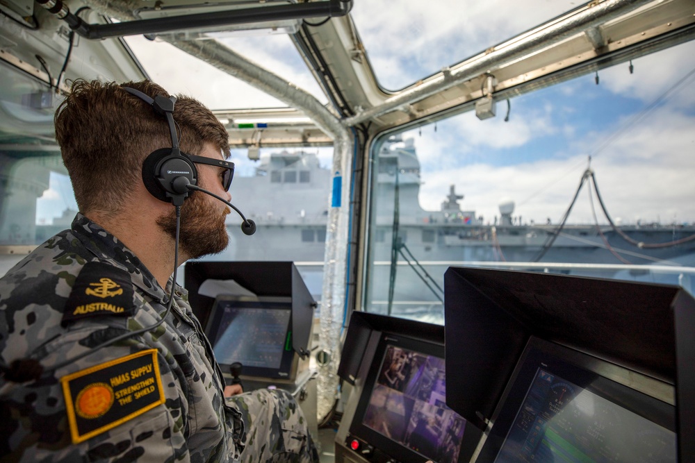 HMAS Supply conducts Fueling-at-Sea during RIMPAC 2022