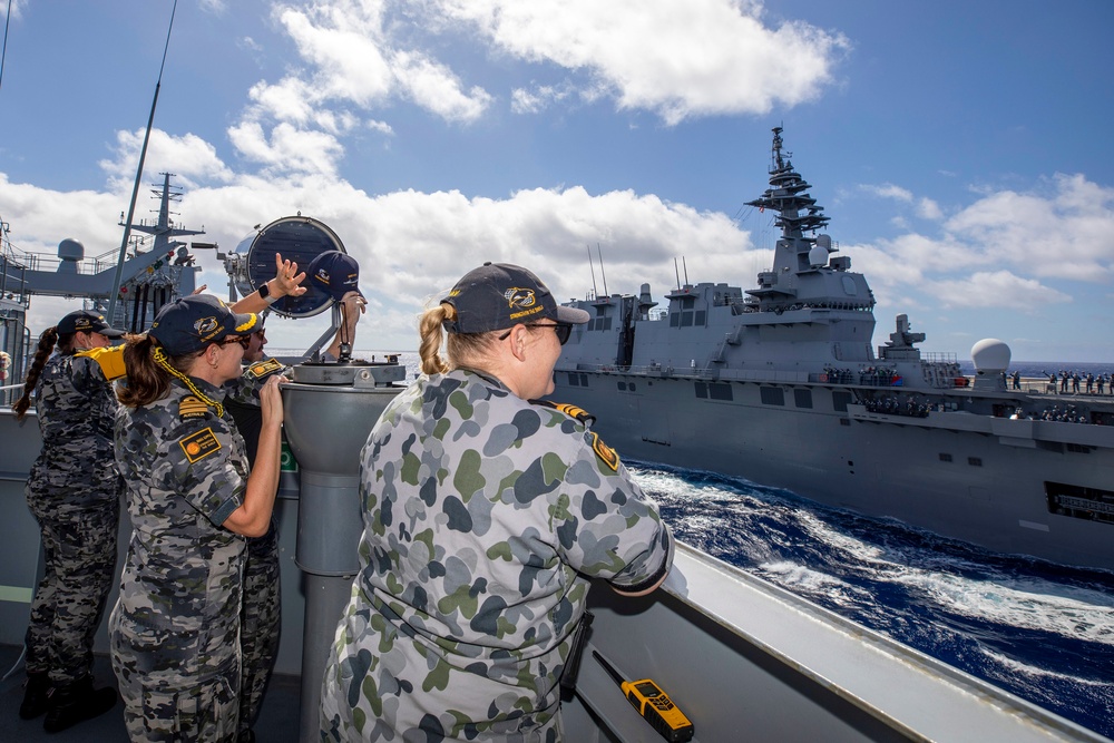 HMAS Supply conducts Fueling-at-Sea during RIMPAC 2022