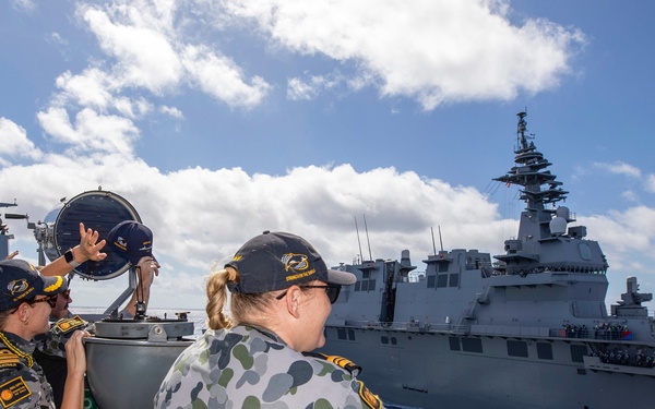 HMAS Supply conducts Fueling-at-Sea during RIMPAC 2022