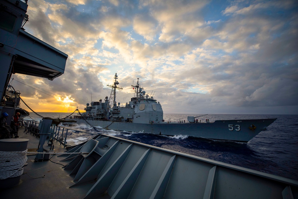 HMAS Supply refuels RIMPAC fleet